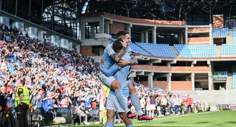 Gabri Veiga y Hugo Mallo celebran un gol la pasada temporada.