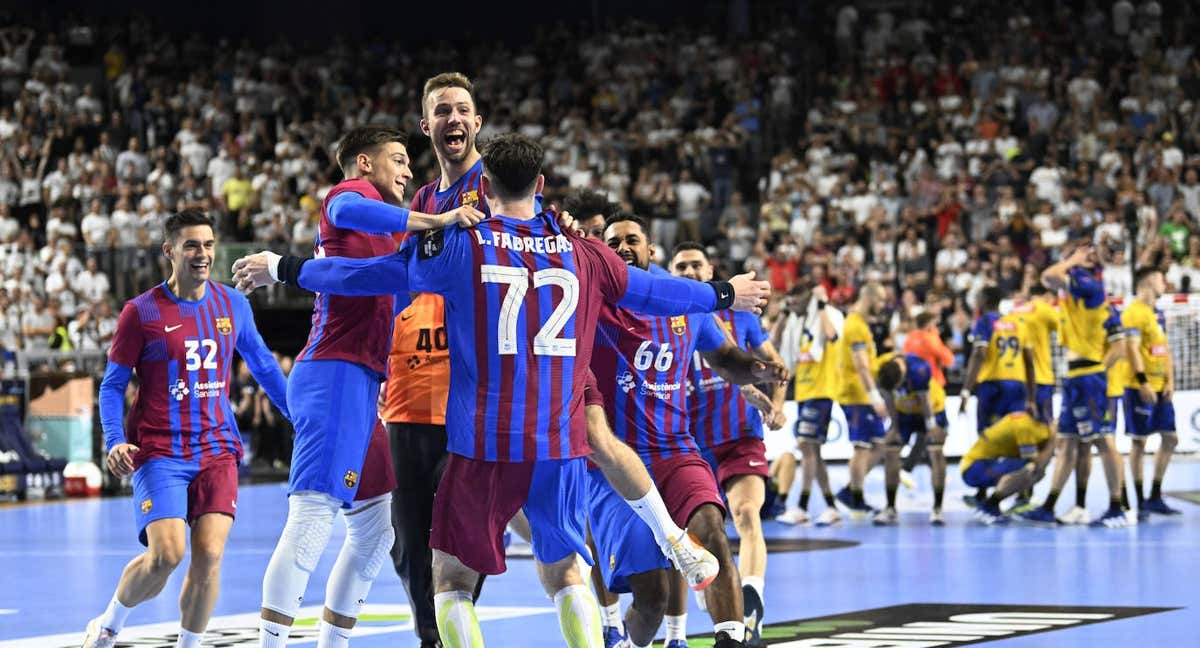 Los jugadores del Barcelona celebran la última Champions. /REUTERS