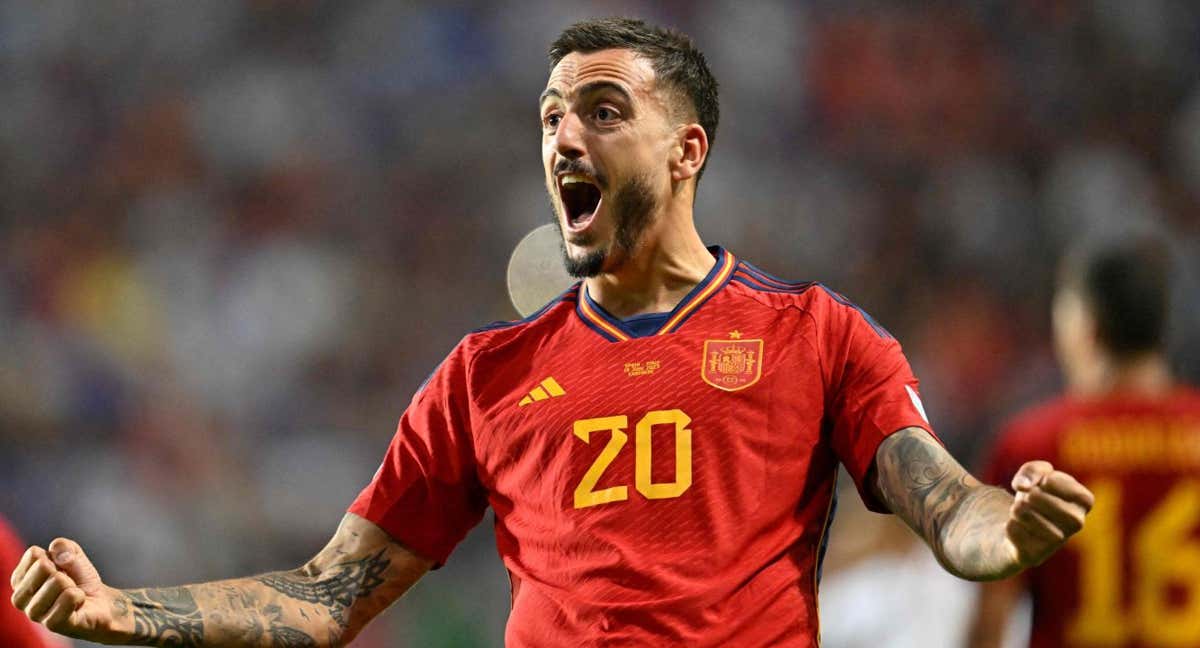 Joselu suma tres goles con la Selección en 82 minutos; frente a Italia, celebró su gol, en el 87', por todo lo alto. /EFE