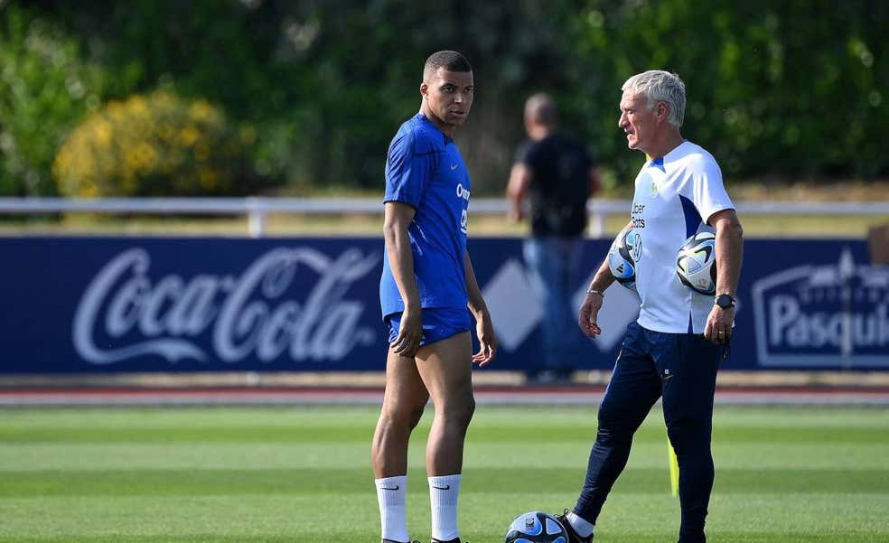En Francia lo tienen claro: «Mbappé se quedará un año más y lo del PSG es un juego»