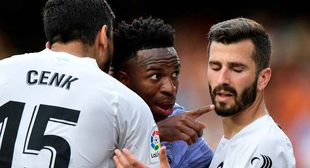 El Valencia acusa de «falsedades» a Rodrygo y el brasileño aclara su mensaje: «Respeto a su afición»