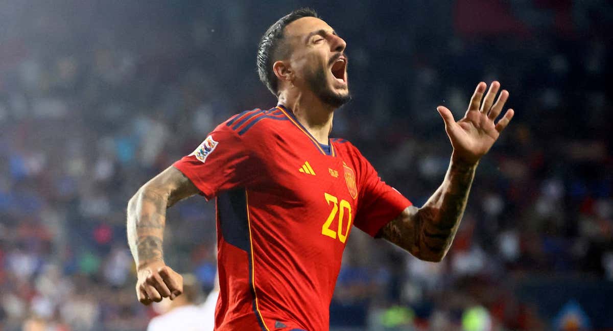 Joselu celebra su gol ante Italia.