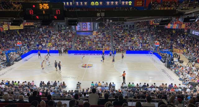 «Decepción», «tristeza» y cánticos del Palau hacia el palco apoyando a Mirotic
