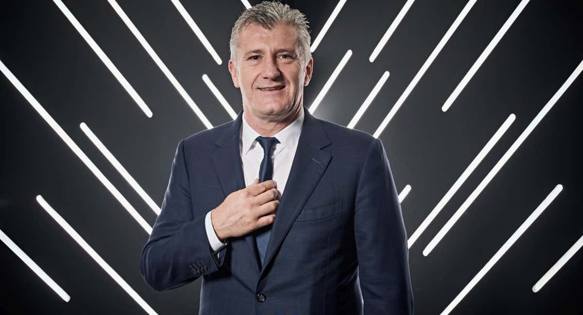 Davor Suker posa en los premios The Best. /GETTY