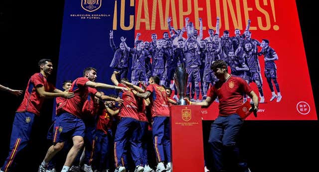 ‘Rodrigo, Balón de Oro’, el ‘Hala Madrid’ de Joselu y un cántico a Gavi que no representa el fiestón del WiZink