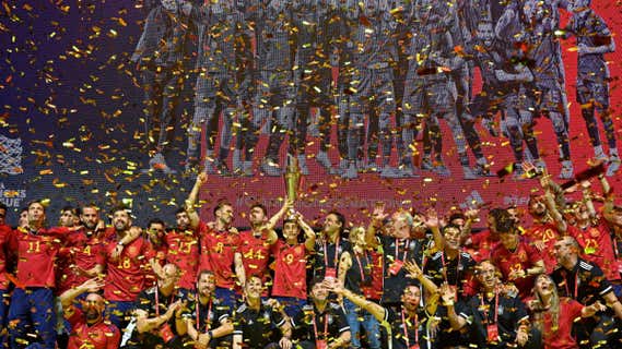 España celebrando el título en el Wizink Center. /AFP