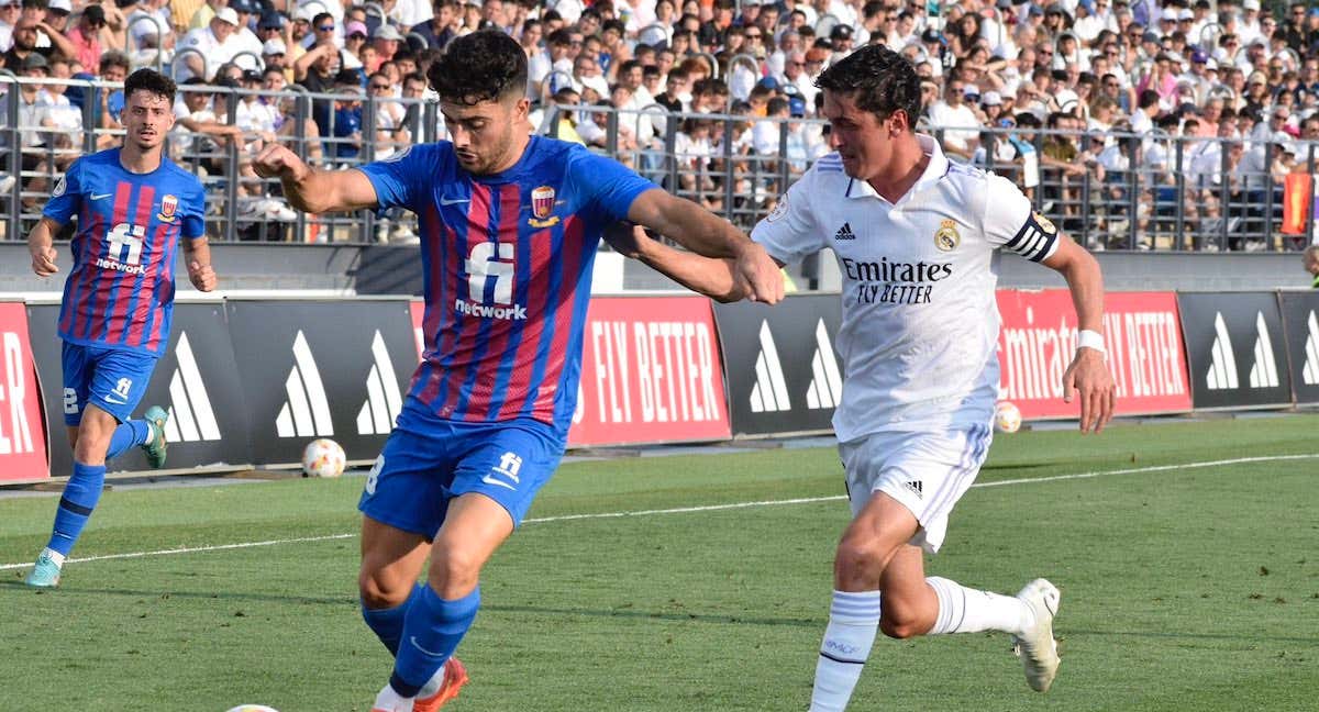 Real Madrid Castilla y Eldense empataron a uno en la ida de la final del playoff de ascenso a Segunda.