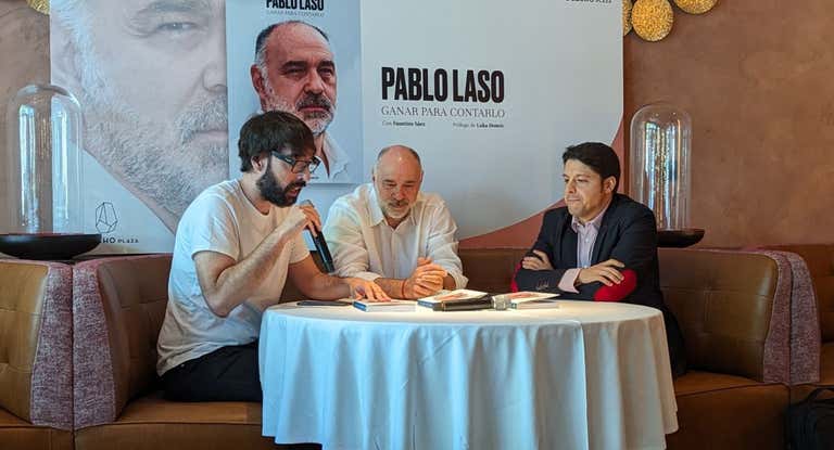 Quique Peinado, Pablo Laso y Faustino Sáez en la presentación del libro 'Pablo Laso. Ganar para contarlo'.
