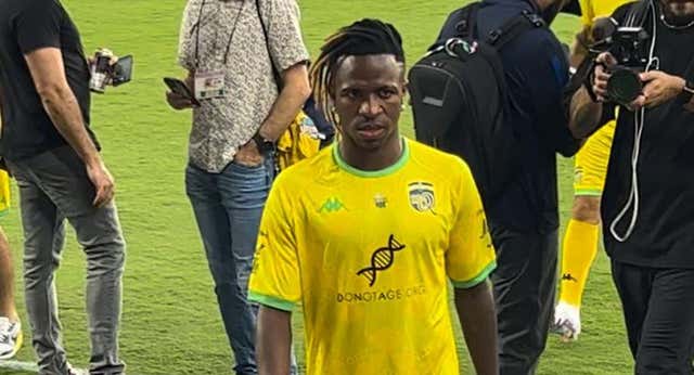 Vinicius arrasa en Orlando al grito de «baila Vini, baila»