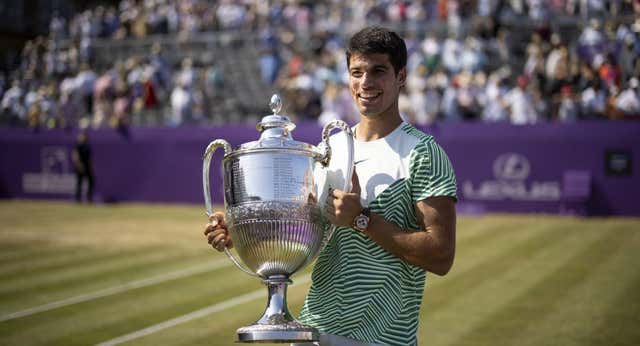 La ‘Santísima Trinidad’ de las superficies: Alcaraz devora otro récord a Djokovic, Nadal y Federer