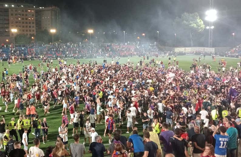 Raúl no habló por problemas de seguridad en el estadio del Eldense