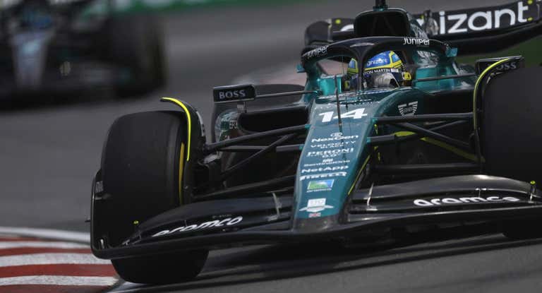 Fernando Alonso y su Aston Martin AMR23, en el GP de Canadá 2023.