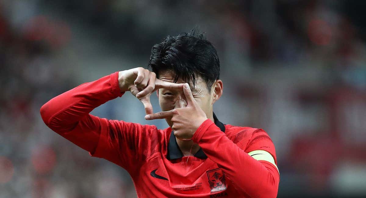 Son, en un partido con Corea.