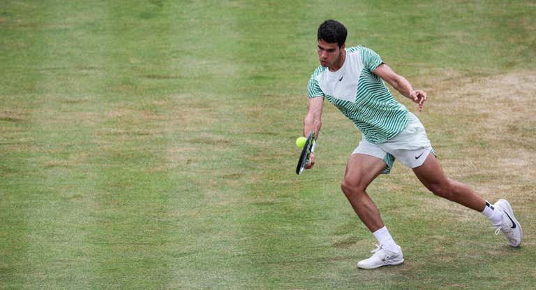 Carlos Alcaraz, durante su participación en el torneo de Queen's.