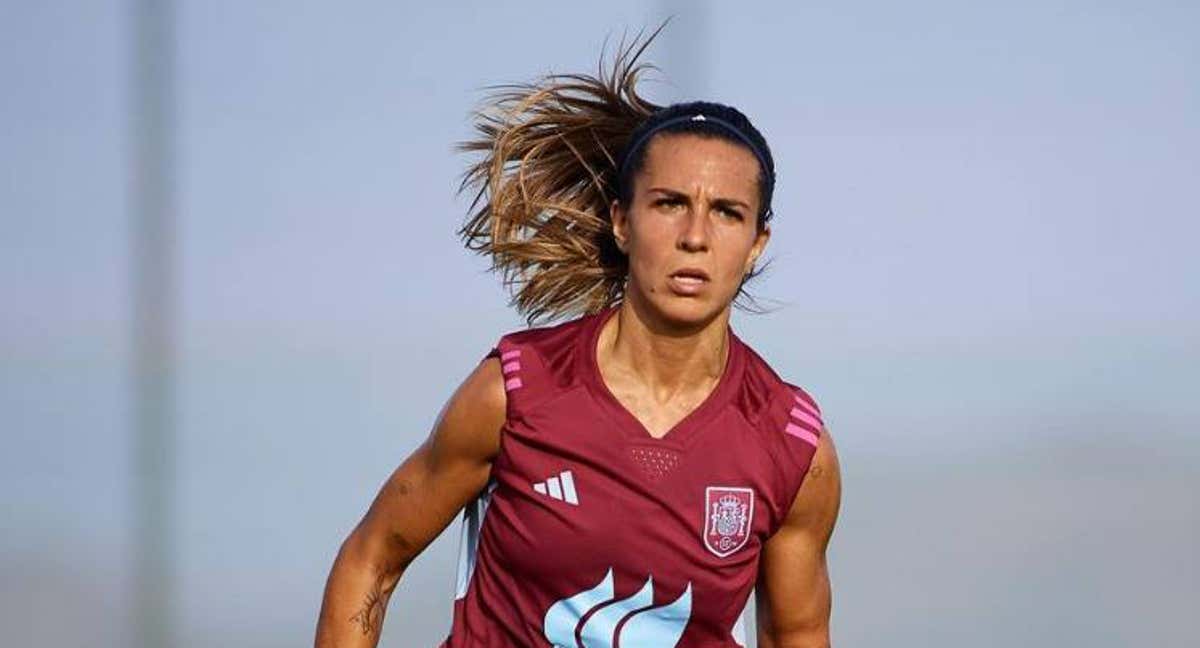 Marta Cardona, durante un entrenamiento con la Selección en Benidorm. /SEFutbolFem