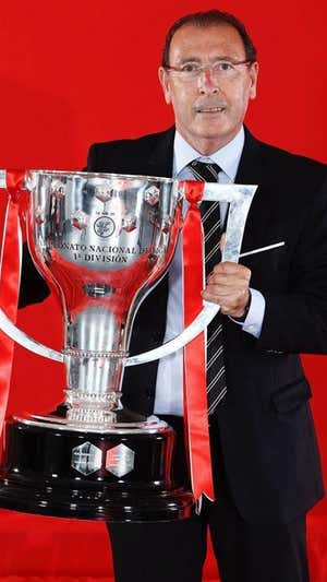 Luis Rodríguez, con el título de LaLiga de 2021 conquistado con el Atlético de Madrid.