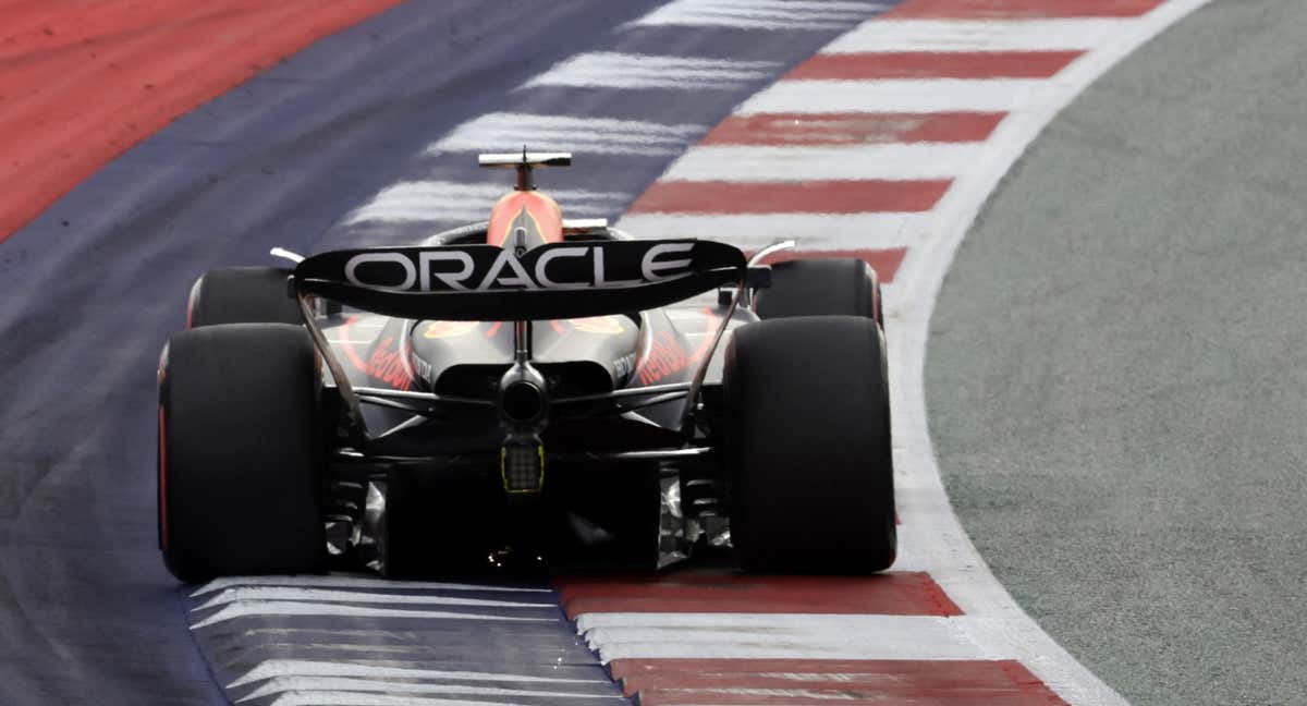 Sergio Pérez supera los límites de pista en la clasificación del GP de Austria.