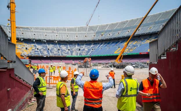 Estado actual del estadio Camp Nou, bajo las obras a cargo de la empresa turca Limak.