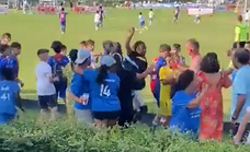 Intento de puñalada en un partido de fútbol base