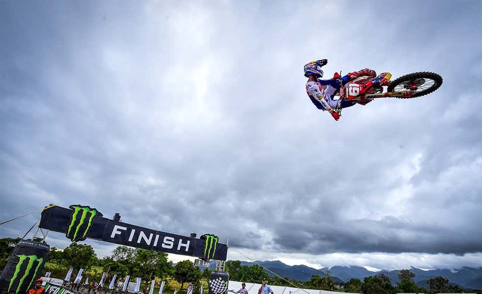 Jorge Prado sale reforzado de la gira asiática y se encamina hacia su primer título de MXGP