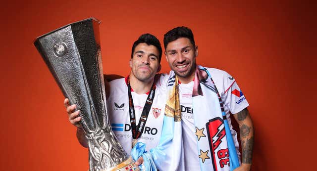 Marcos Acuña y Gonzalo Montiel ya han iniciado el proceso para obtener la doble nacionalidad