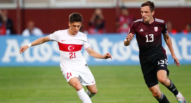 Arda Güler, entre la fórmula Rodrygo y el lema de Vinicius: «Uno más que elige el más grande»