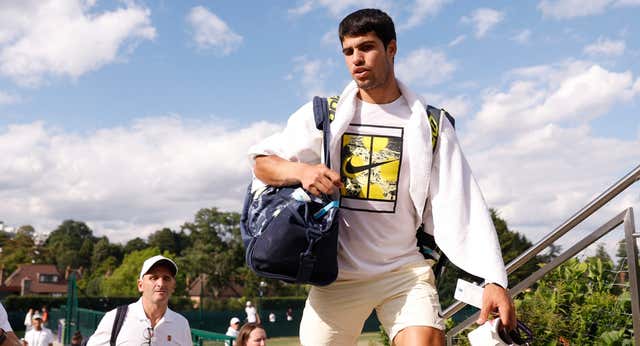 Alcaraz aprovecha el caos de Wimbledon para jugar al golf con Sergio García