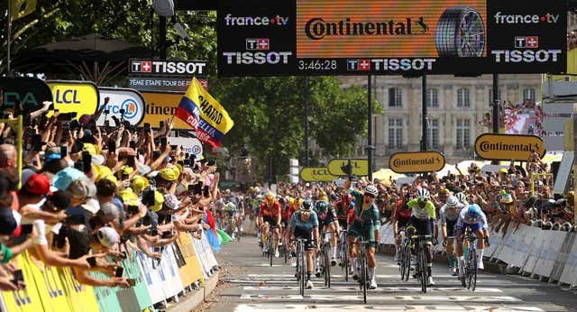 Jasper Philipsen ya tiene su hat-trick en el Tour de Francia