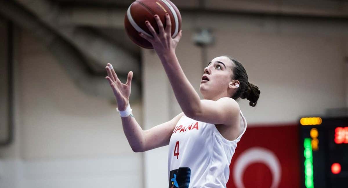 Iyana Martín, elegida parte del quinteto ideal del Europeo Sub-18. /FEB