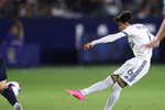 Riqui Puig sigue de dulce con otro golazo para mantener la racha de los Galaxy