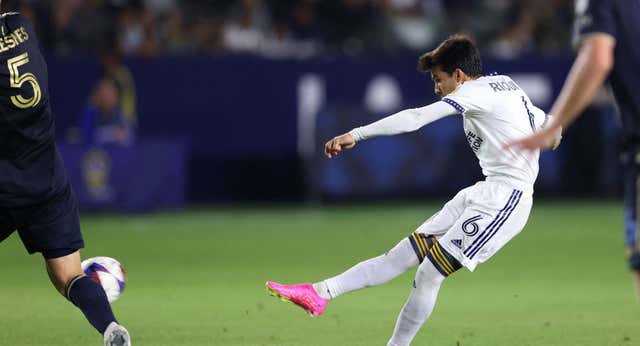 Riqui Puig sigue de dulce con otro golazo para mantener la racha de los Galaxy