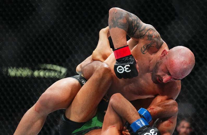 Volkanovski abre la puerta a Topuria tras acabar con Rodríguez: "Voy a por él, le voy a aplastar"