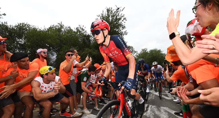 Carlos Rodríguez, durante una de las etapas iniciales del Tour de Francia en País Vasco.