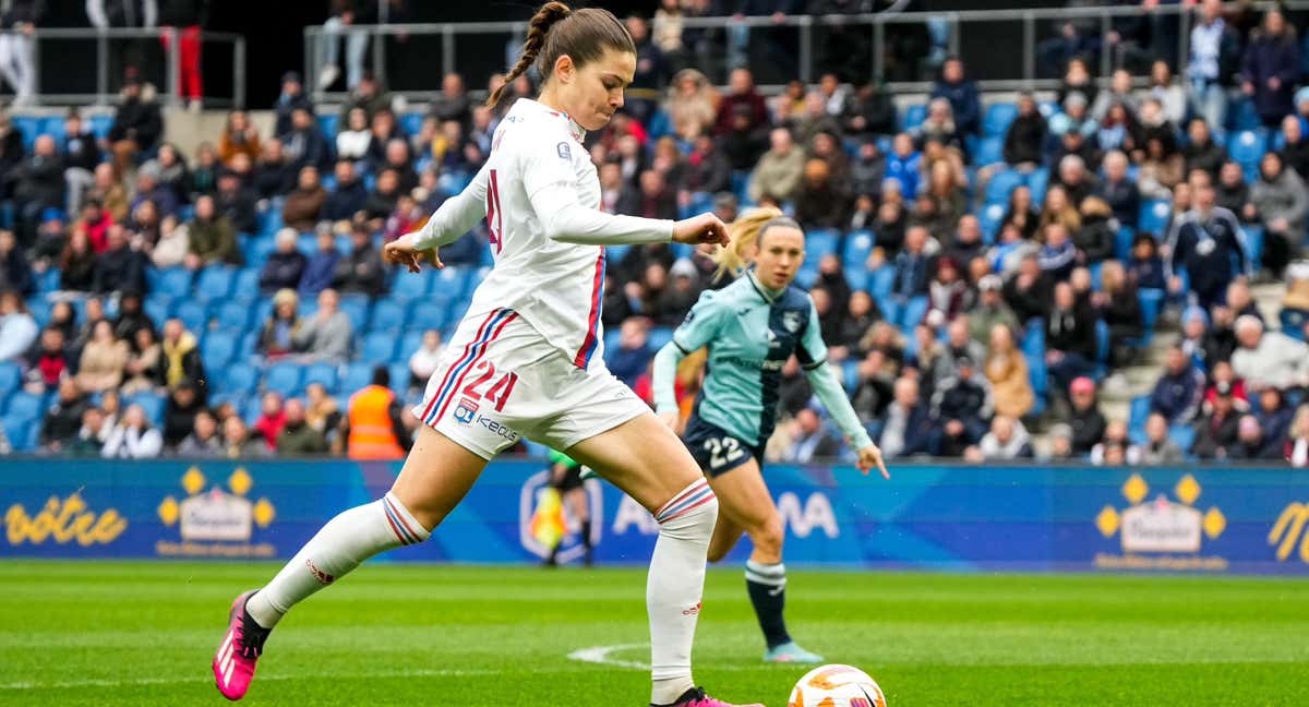 Signe Bruun durante un partido con el Lyon.  /OL