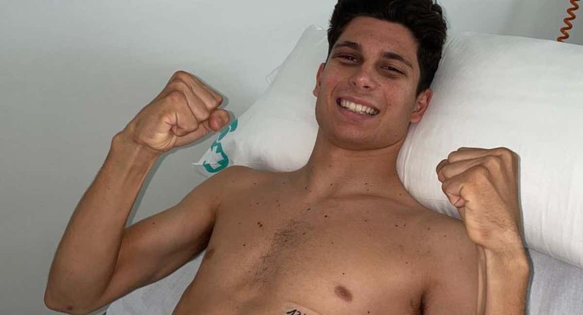 Carlos Tatay publica la primera foto tras su accidente en Portimao.