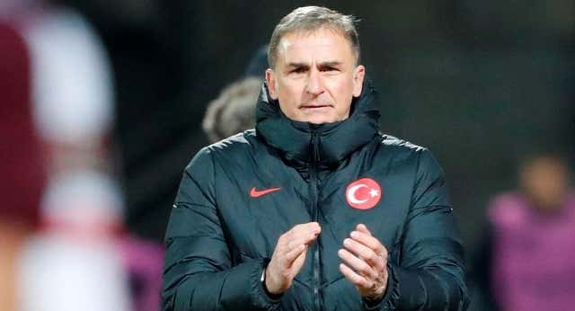 Stefan Kuntz, seleccionador de Turquía, advierte sobre Arda Güler: «Le tratan como a Messi, pero todavía no es Messi»