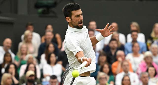 Djokovic da una lección de campeón a Sinner y se cita con Alcaraz