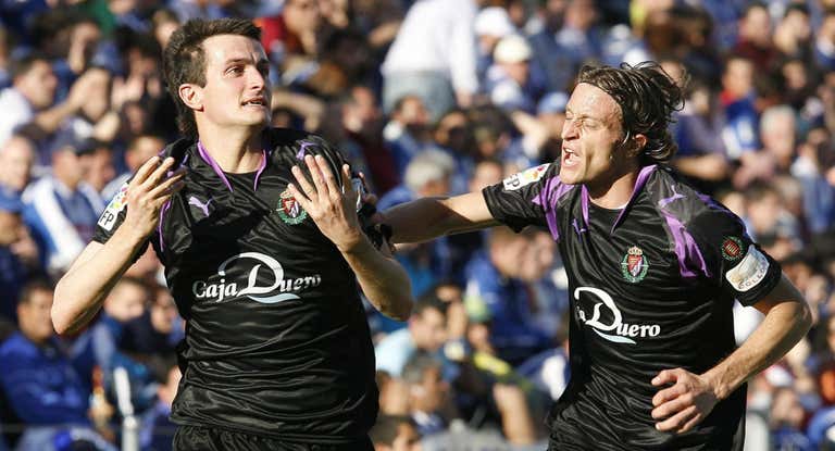 Joseba Llorente celebra un gol con el Real Valladolid.
