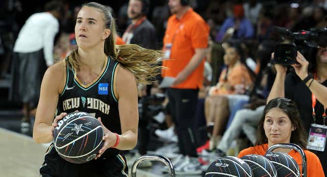 Sabrina Ionescu bate el récord de Curry: 37 puntos en el concurso de triples… ¡Metiendo 20 seguidos!