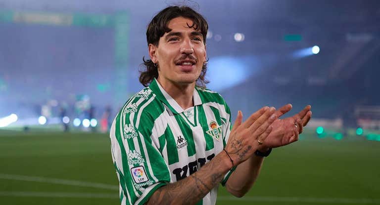 Héctor Bellerín, en una celebración con el Betis.
