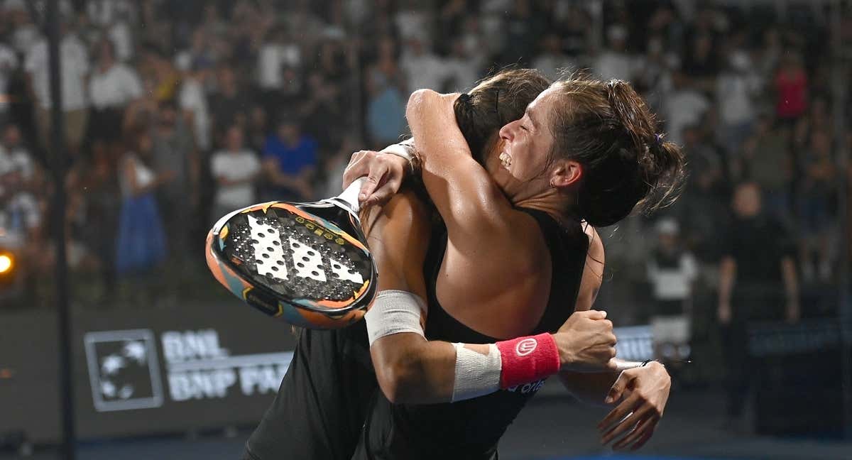 Marta y Gemma celebran la victoria en Roma.