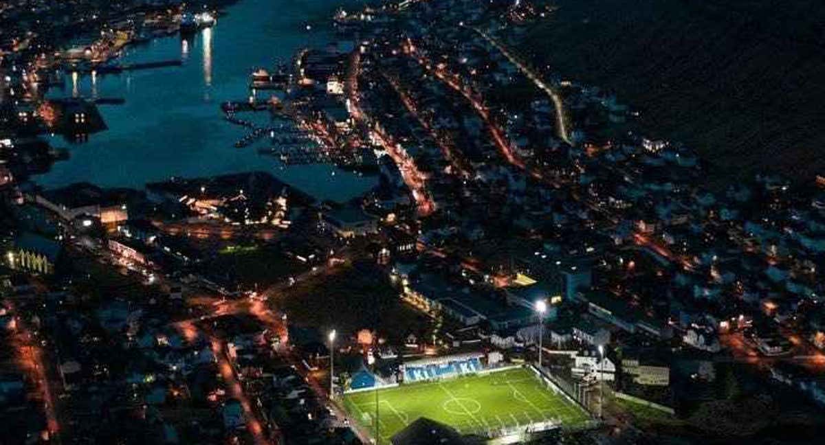 El estadio del KI.