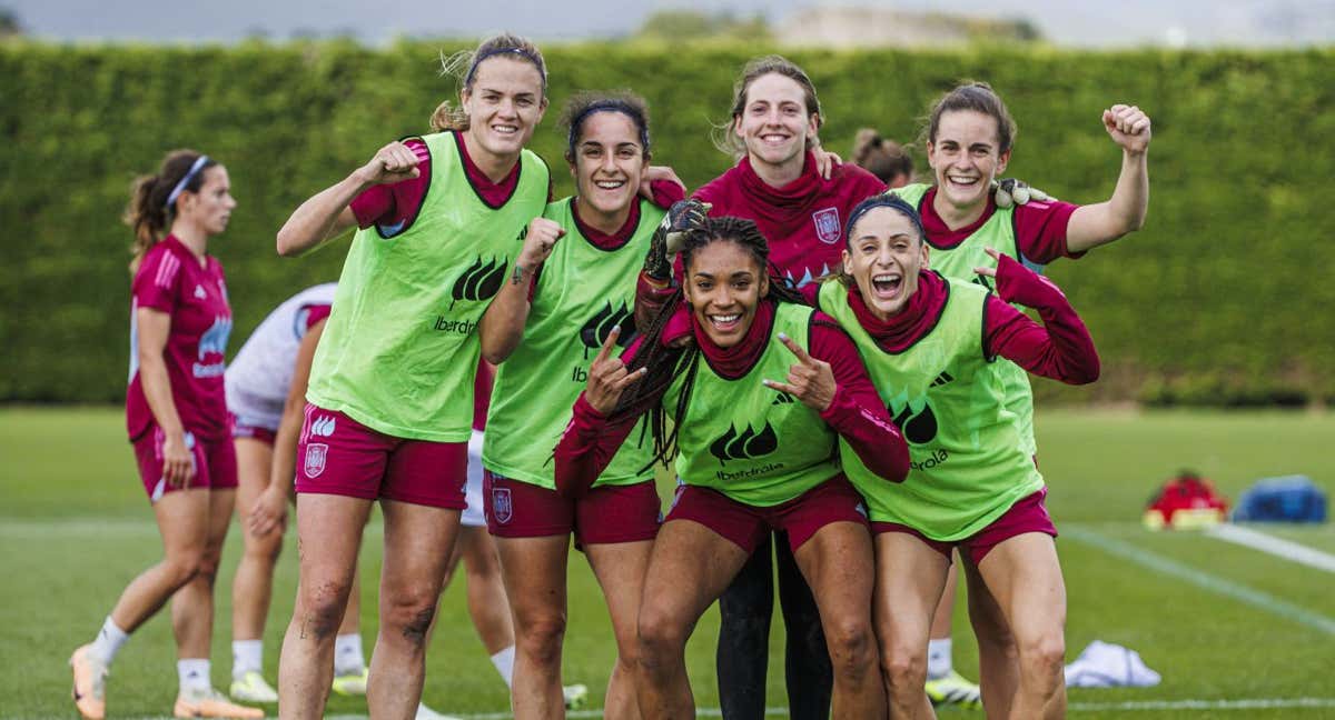 Las jugadoras de la Selección española durante un entrenamiento en Palmerston./Efe