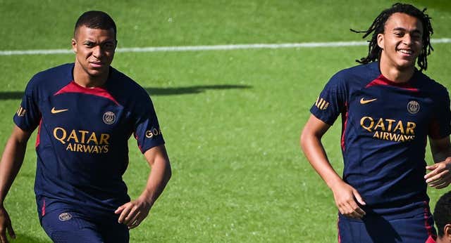 ¿El último partido de Kylian Mbappé con el PSG? Marca tras salir del banquillo en el primer partido de la era Luis Enrique