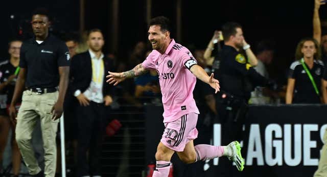 Messi debuta con golazo de libre directo en el 93′ y victoria de Inter Miami