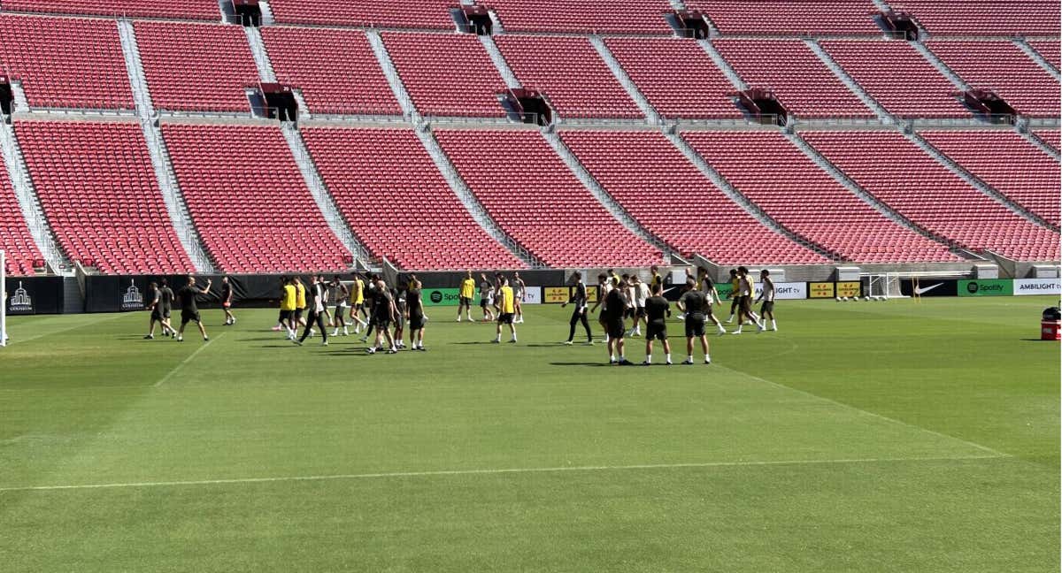 El Barcelona entrena con normalidad tras el virus que sufrió parte de la plantilla.