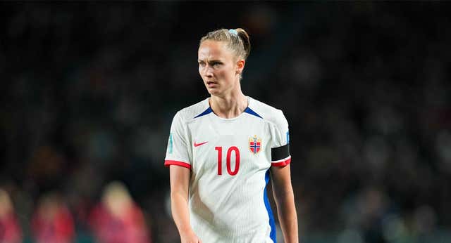 Hansen, hundida tras ser suplente en el empate ante Suiza: “Es duro, es difícil ser positiva”