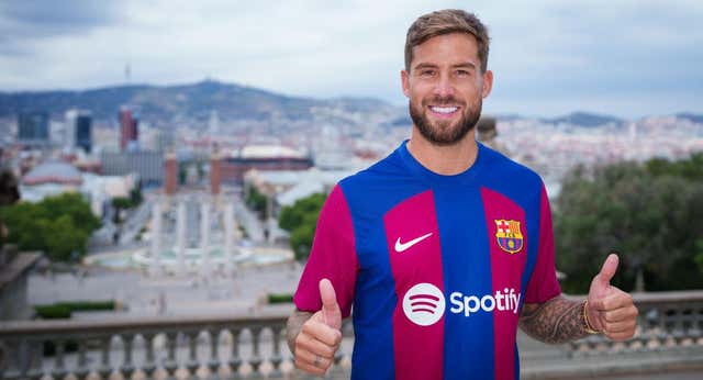 Iñigo Martínez mejora las sensaciones y espera estar listo para el inicio de Liga