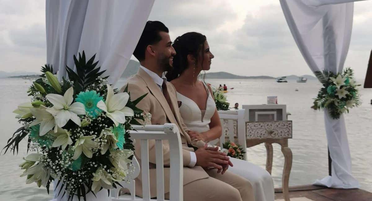 Waltinho y Carolina contrajeron matrimonio en una ceremonia civil a orillas del Mar Menor.