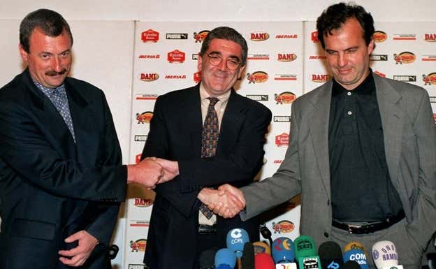 Marcelo Bielsa en su presentación como técnico del Espanyol. Efe
